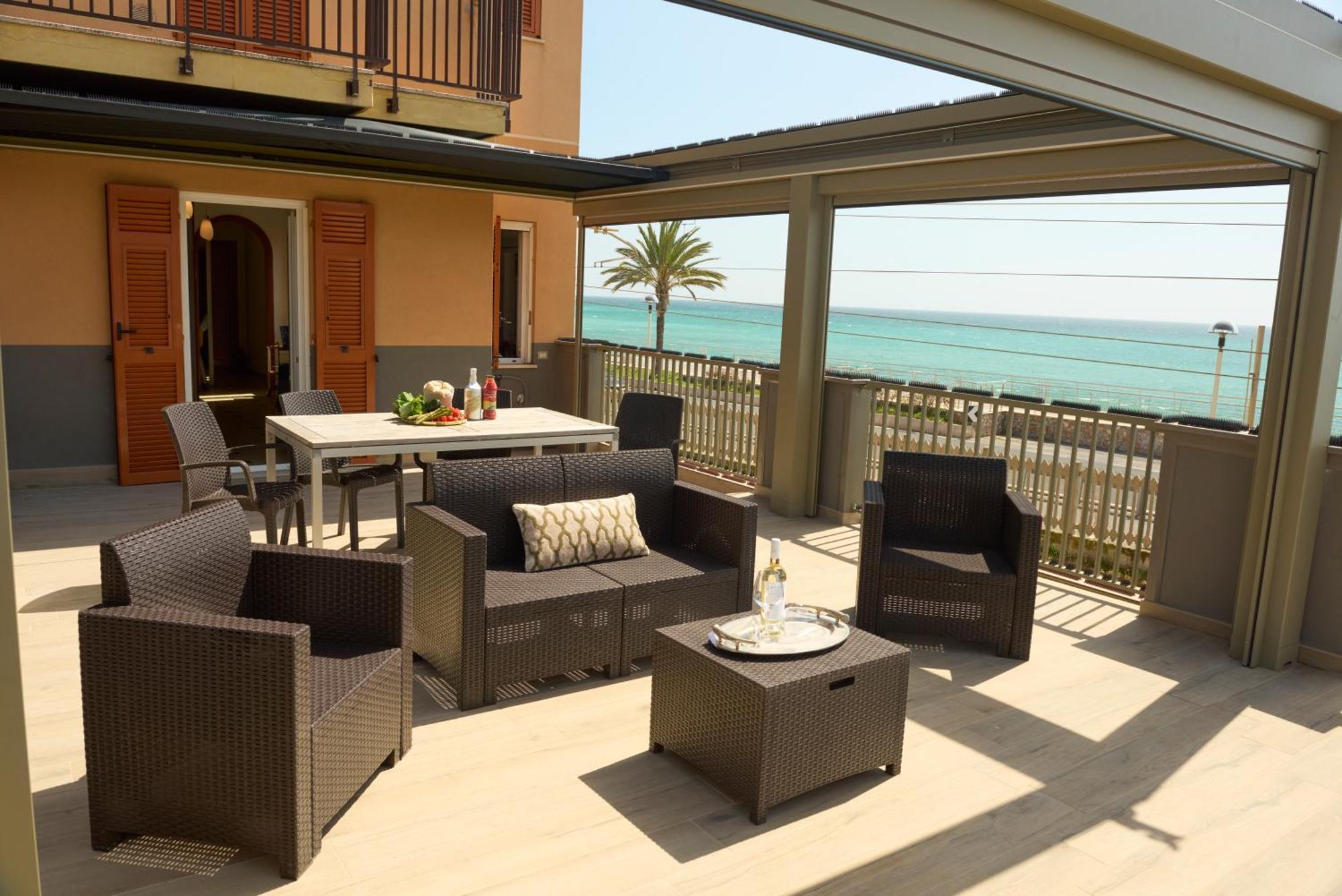 Appartement Terrazza Sul Mare A Pietra Ligure Extérieur photo